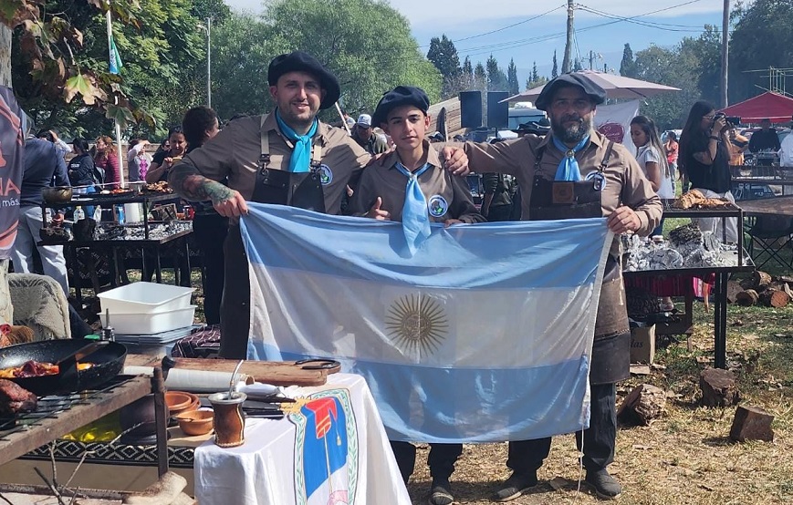 Con un "changuito" de 13 años, un equipo de cocineros jujeños llegó a la final del "Campeonato Nacional de Asadores"